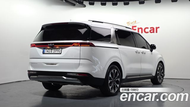 Kia Canival 2022 — photo 2