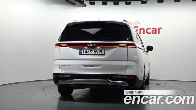 Kia Canival 2022 — photo 4