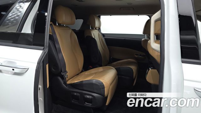 Kia Canival 2022 — photo 11