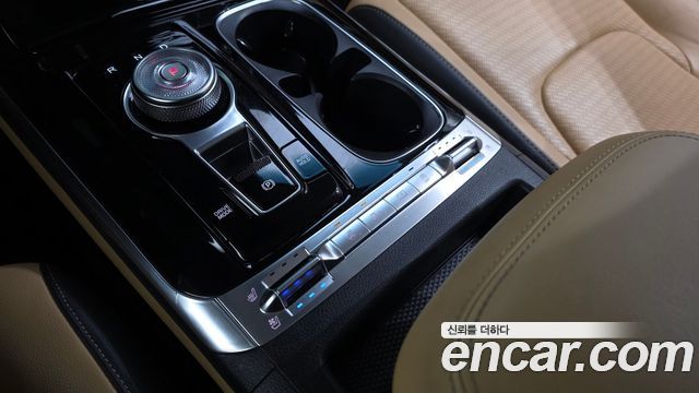 Kia Canival 2022 — photo 17