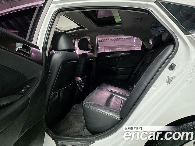 Hyundai Sonata 2013 — photo 16