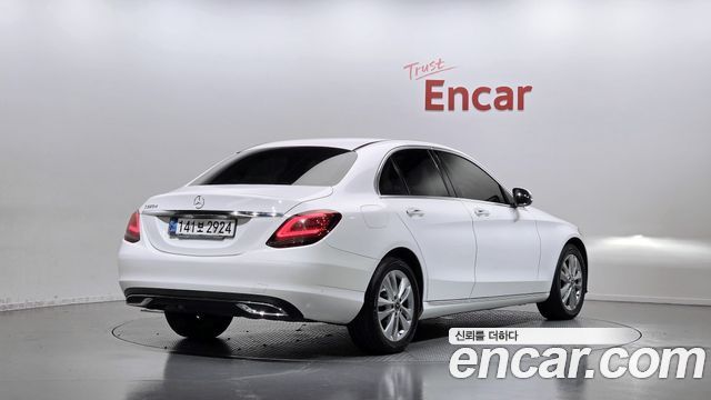 Mercedes-Benz C-Class 2019 — photo 2
