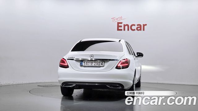 Mercedes-Benz C-Class 2019 — photo 4