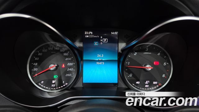 Mercedes-Benz C-Class 2019 — photo 11