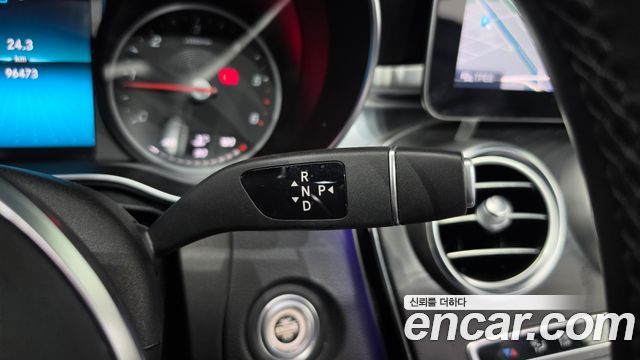 Mercedes-Benz C-Class 2019 — photo 12