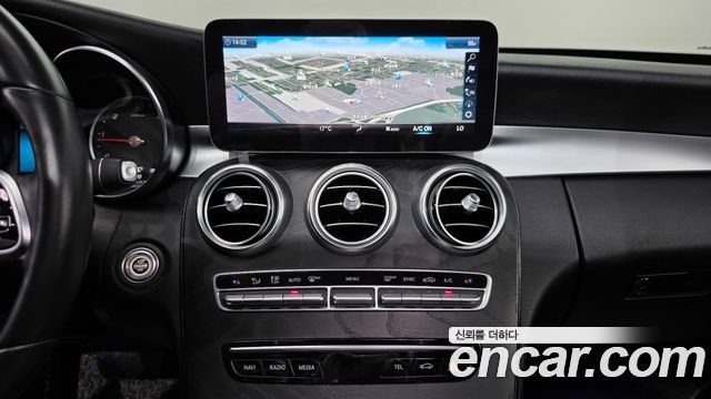 Mercedes-Benz C-Class 2019 — photo 18