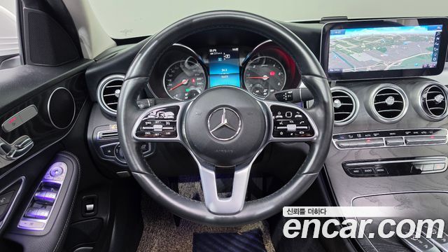 Mercedes-Benz C-Class 2019 — photo 19