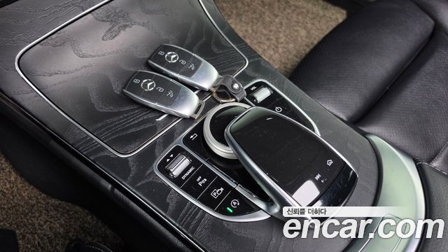 Mercedes-Benz C-Class 2019 — photo 23