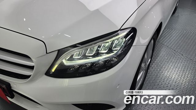 Mercedes-Benz C-Class 2019 — photo 8