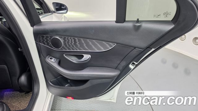 Mercedes-Benz C-Class 2019 — photo 15