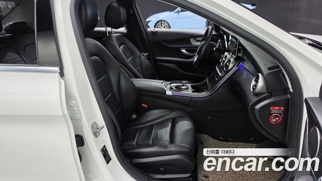 Mercedes-Benz C-Class 2019 — photo 16