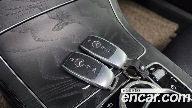 Mercedes-Benz C-Class 2019 — photo 27
