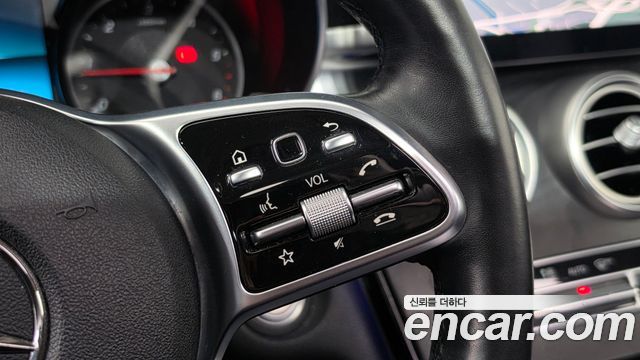 Mercedes-Benz C-Class 2019 — photo 30