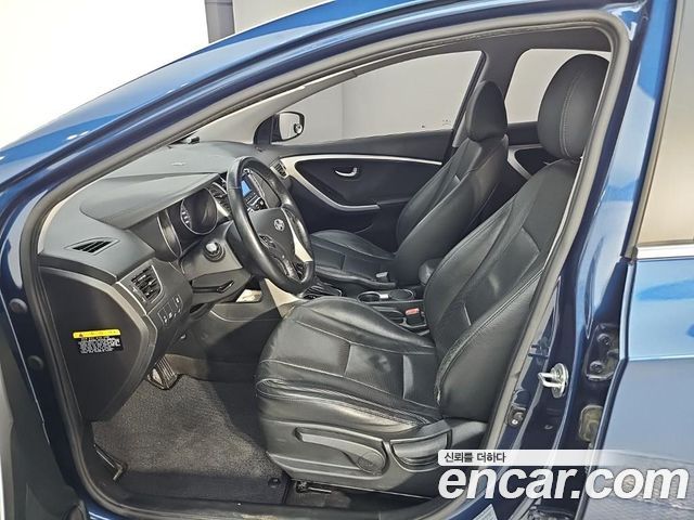 Hyundai i30 2016 — photo 11