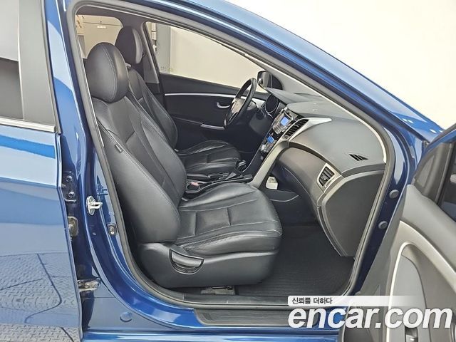 Hyundai i30 2016 — photo 17