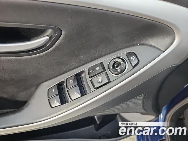 Hyundai i30 2016 — photo 18