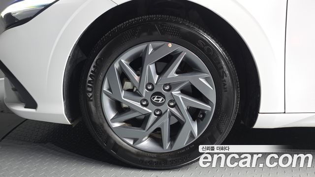 Hyundai AVANTE 2025 — photo 5
