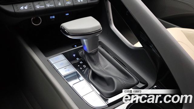 Hyundai AVANTE 2025 — photo 9