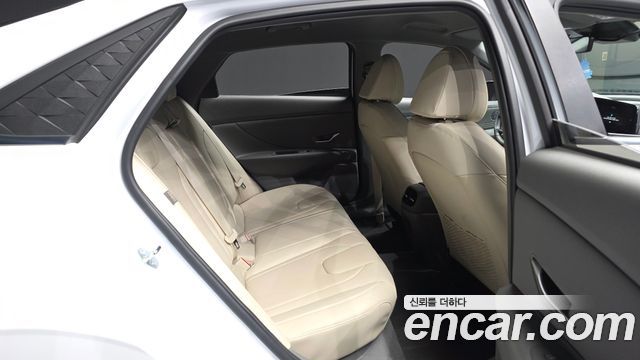 Hyundai AVANTE 2025 — photo 12