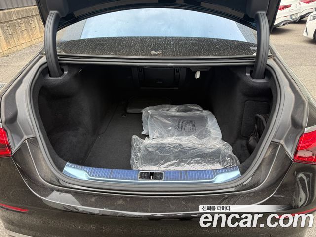 Mercedes-Benz S-Class 2022 — photo 17