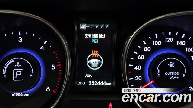 Hyundai Santafe 2015 — photo 31