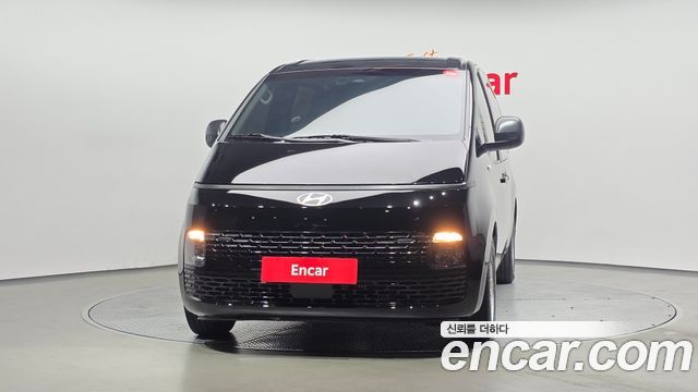 Hyundai Staria 2025 — photo 3
