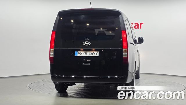 Hyundai Staria 2025 — photo 4
