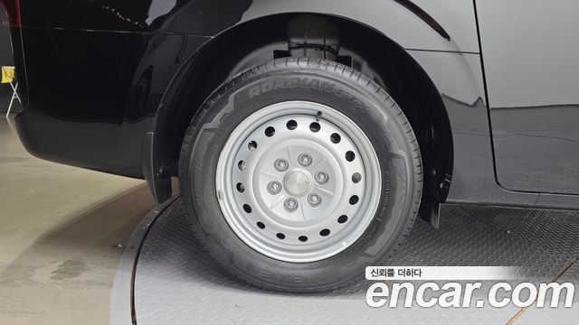 Hyundai Staria 2025 — photo 5