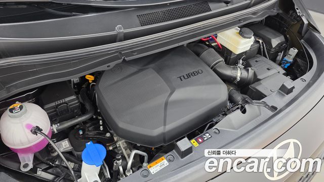 Hyundai Staria 2025 — photo 6