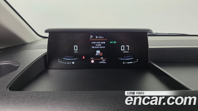 Hyundai Staria 2025 — photo 11