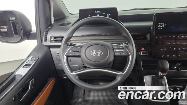 Hyundai Staria 2025 — photo 19
