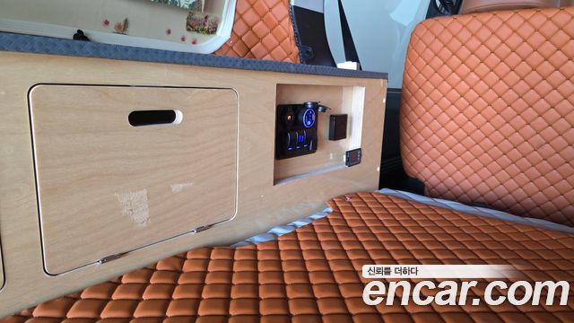 Hyundai Staria 2025 — photo 23