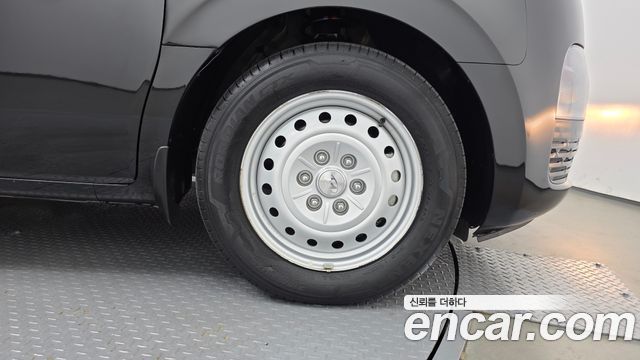Hyundai Staria 2025 — photo 7