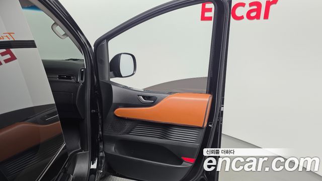 Hyundai Staria 2025 — photo 15