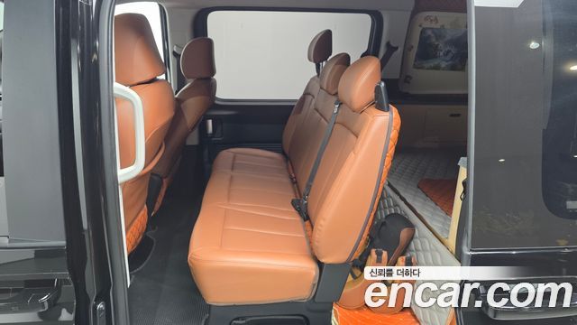 Hyundai Staria 2025 — photo 16
