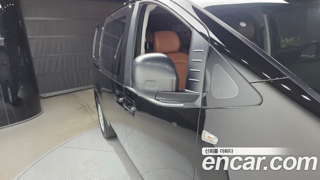 Hyundai Staria 2025 — photo 32