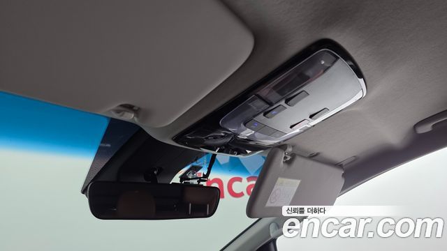 Hyundai Staria 2025 — photo 36