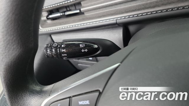 Hyundai Staria 2025 — photo 37