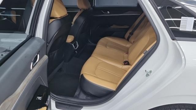 Kia K5 2021 — photo 11