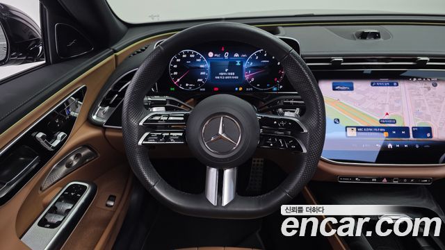 Mercedes-Benz E-Class 2025 — photo 19