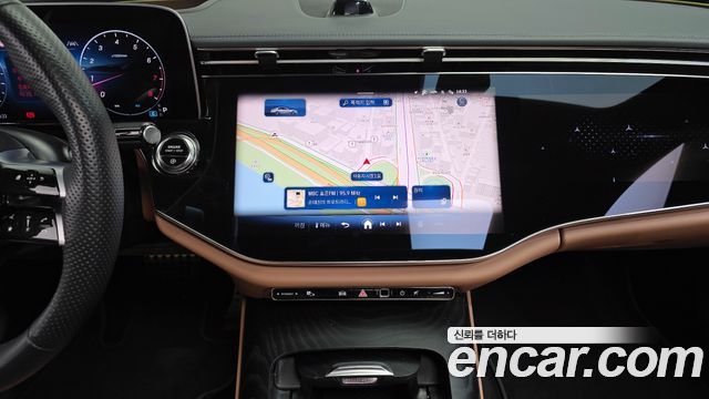 Mercedes-Benz E-Class 2025 — photo 21