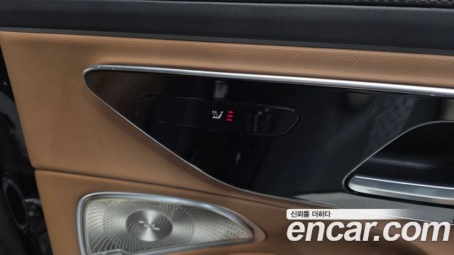 Mercedes-Benz E-Class 2025 — photo 24