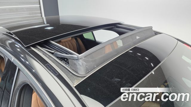 Mercedes-Benz E-Class 2025 — photo 25