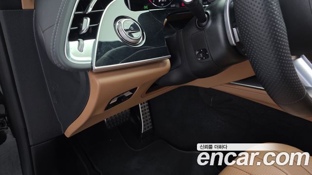 Mercedes-Benz E-Class 2025 — photo 28