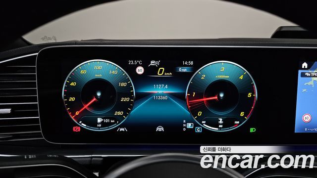 Mercedes-Benz GLE-Class 2022 — photo 11