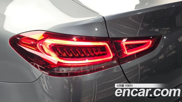 Mercedes-Benz GLE-Class 2022 — photo 9
