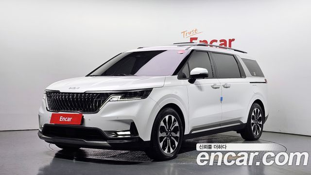 Kia Canival 2023 — photo 1