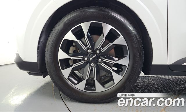 Kia Canival 2023 — photo 5