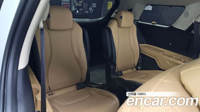 Kia Canival 2023 — photo 17