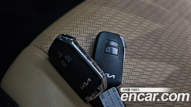 Kia Canival 2023 — photo 23